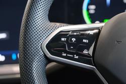 2024 Volkswagen Touareg R