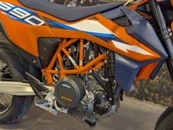2023 KTM 690 SMC R SMC Orange