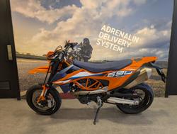 2023 KTM 690 SMC R SMC Orange