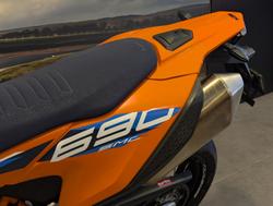 2023 KTM 690 SMC R SMC Orange