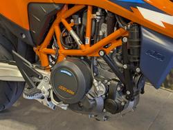 2023 KTM 690 SMC R SMC Orange