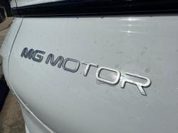 2025 MG IM5 Premium P12L MY25 Athena White