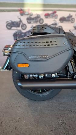 2025 Harley-davidson FLHC HERITAGE CLASSIC (117) Vivid Black