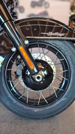 2025 Harley-davidson FLHC HERITAGE CLASSIC (117) Vivid Black