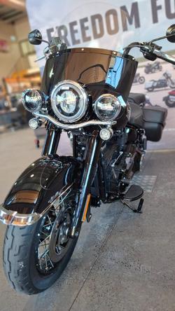 2025 Harley-davidson FLHC HERITAGE CLASSIC (117) Vivid Black