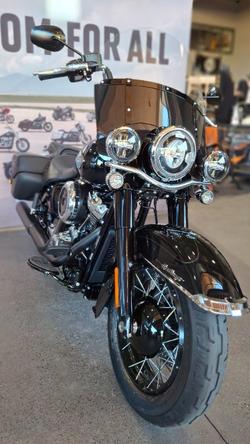 2025 Harley-davidson FLHC HERITAGE CLASSIC (117) Vivid Black