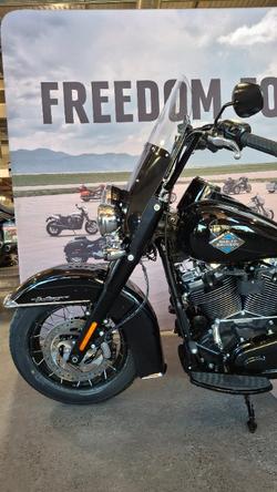 2025 Harley-davidson FLHC HERITAGE CLASSIC (117) Vivid Black