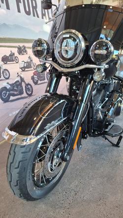 2025 Harley-davidson FLHC HERITAGE CLASSIC (117) Vivid Black