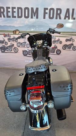 2025 Harley-davidson FLHC HERITAGE CLASSIC (117) Vivid Black