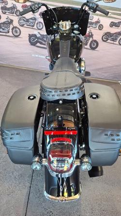 2025 Harley-davidson FLHC HERITAGE CLASSIC (117) Vivid Black