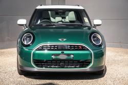 2025 MINI
Cooper S Favoured
