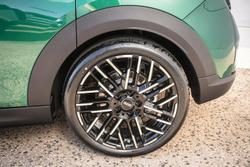 2025 MINI
Cooper S Favoured