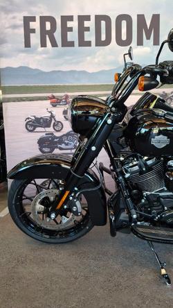 2025 Harley-davidson FLHRXS ROAD KING SPECIAL Vivid Black