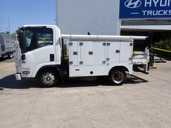 2018 ISUZU NLR 45-150 WHITE