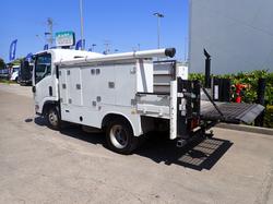 2018 ISUZU NLR 45-150 WHITE