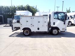2018 ISUZU NLR 45-150 WHITE