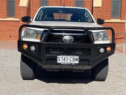 2019 Toyota Hilux SR