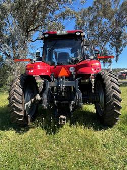 2018 CASE IH Magnum 310 Ultimate Red