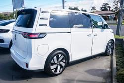 2025 Volkswagen ID. Buzz Pro BEV560