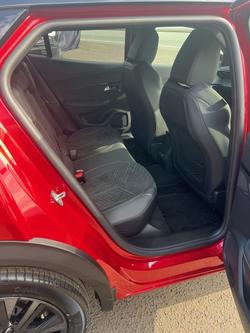 2025 Peugeot 2008 GT e-DCS Hybrid