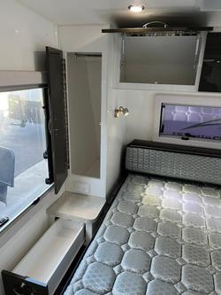 2015 Safari Caravans Delta 21