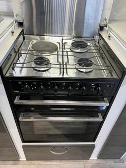 2015 Safari Caravans Delta 21