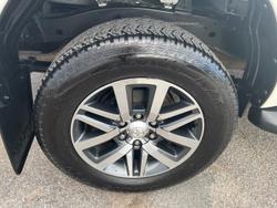 2020 Toyota Hilux SR5