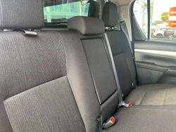 2020 Toyota Hilux SR5