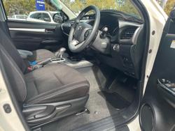 2020 Toyota Hilux SR5