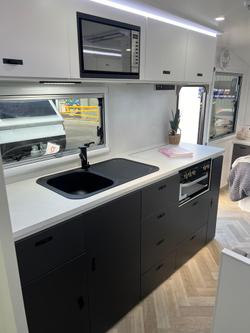 2025 Design RV Crx Semi Off Road Van 4+ 20'2''