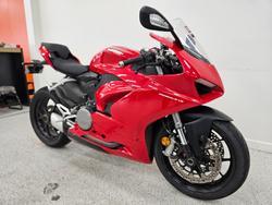 2023 DUCATI PANIGALE V2 Red