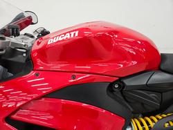 2023 DUCATI PANIGALE V2 Red