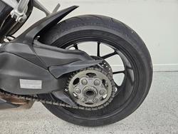 2023 DUCATI PANIGALE V2 Red