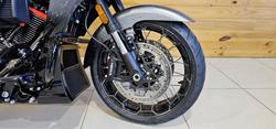 2025 Harley-davidson FLTRXSE CVO ROAD GLIDE (121) RAVEN FADE