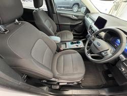 2022 Ford
Escape