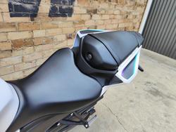 2025 YAMAHA YZF-R3 ROAD WHITE