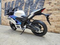 2025 YAMAHA YZF-R3 ROAD WHITE