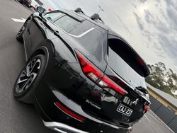 2022 Mitsubishi Outlander Exceed Tourer