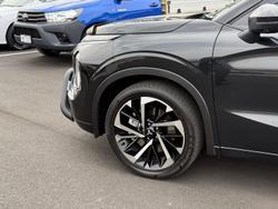 2022 Mitsubishi
                Outlander Exceed Tourer