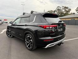 2022 Mitsubishi
                Outlander Exceed Tourer