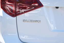 2023 Suzuki Vitara LY Series II Cool White