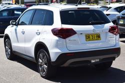 2023 Suzuki Vitara LY Series II Cool White