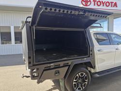 2023 Toyota Hilux SR5