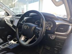 2023 Toyota Hilux SR5