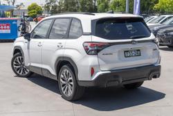 2025 Subaru Forester Hybrid Touring S6 MY26 AWD Crystal White