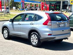 2017 Honda
                CR-V VTi