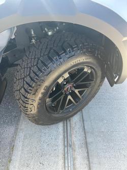 2025 Isuzu D-MAX BLADE