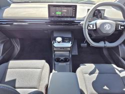 2025 MG MG4 Excite 51 125kW MEH32 MY25 Dover White