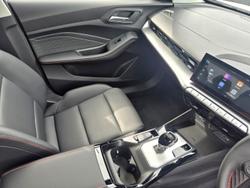 2024 MG MG5 Essence MY24 Dover White