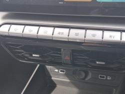 2024 MG MG5 Essence MY24 Dover White